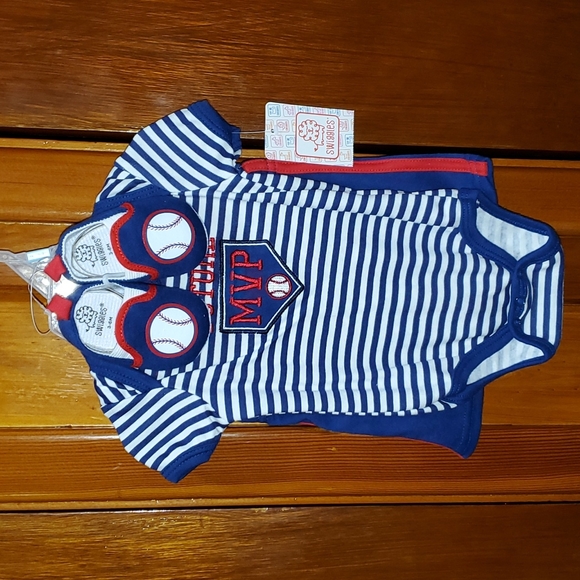 Swiggles Other - SWIGGLES Boy's complete 3 piece outfit. Onsie/Shorts/Booties. Sz 3-6 Months